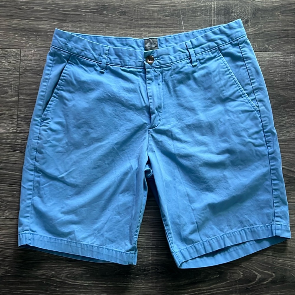 Gap classic khaki shorts, men’s 34 blue